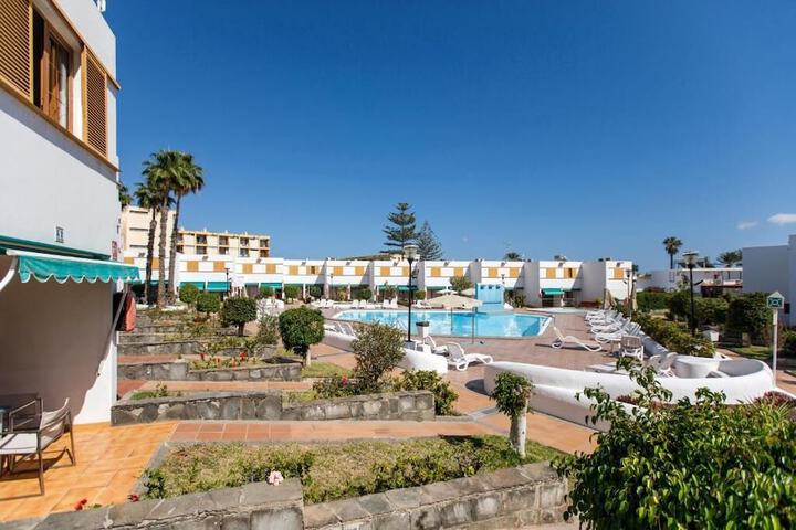 Hotel with Pool