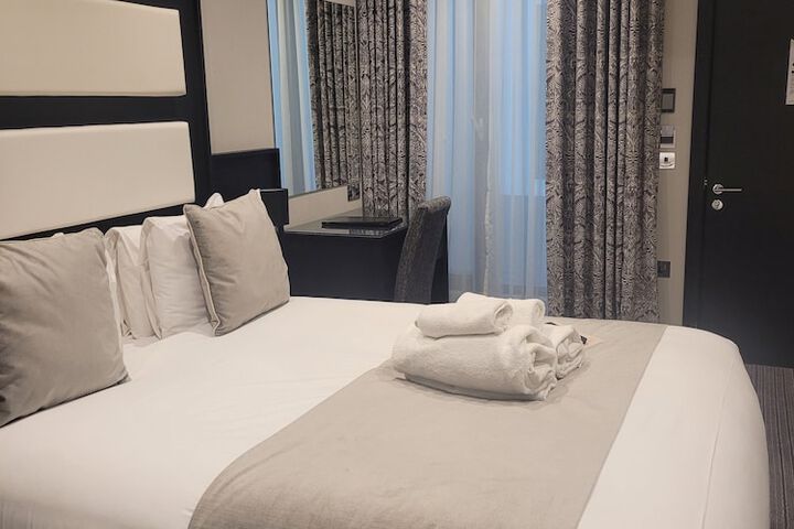 Room 55 of 90