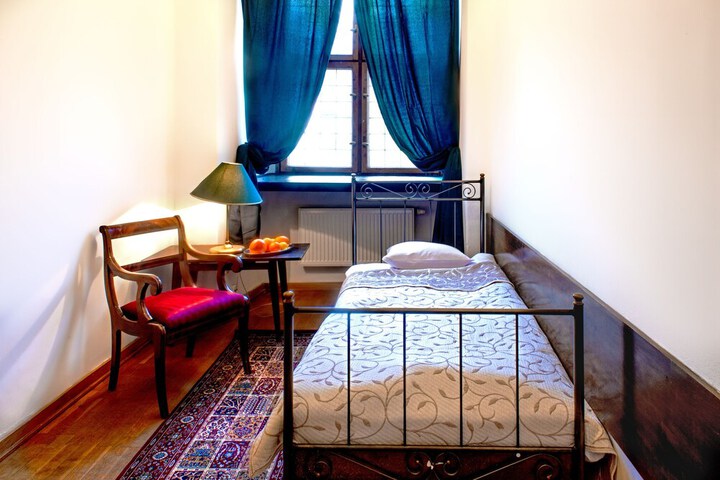 Room 5 of 21