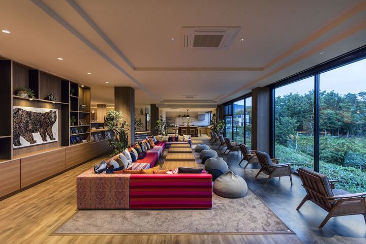 Entrance & Lobby