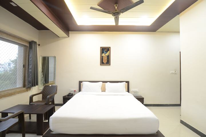 Room 20 of 28