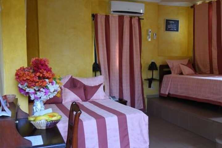 Room 6 of 25