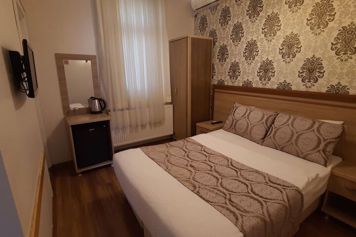 Room 3 of 123