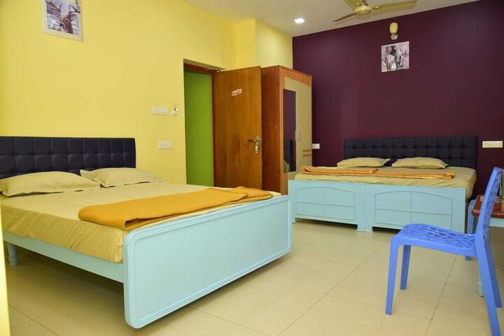 Room 8 of 18