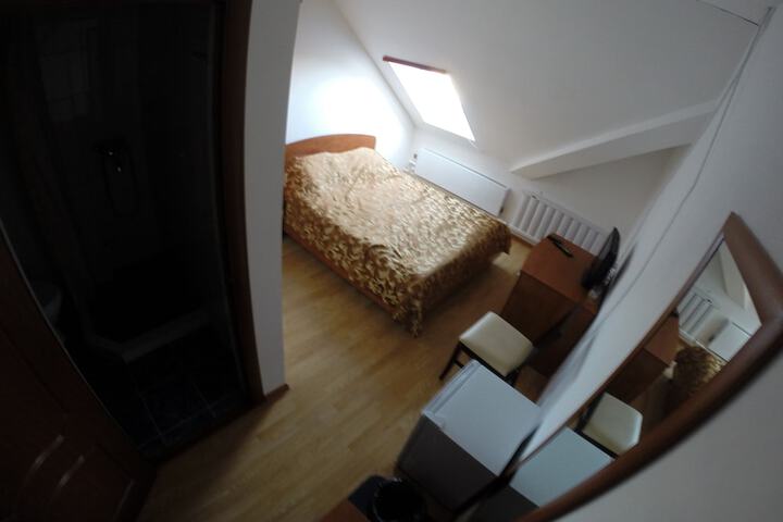 Room 8 of 37