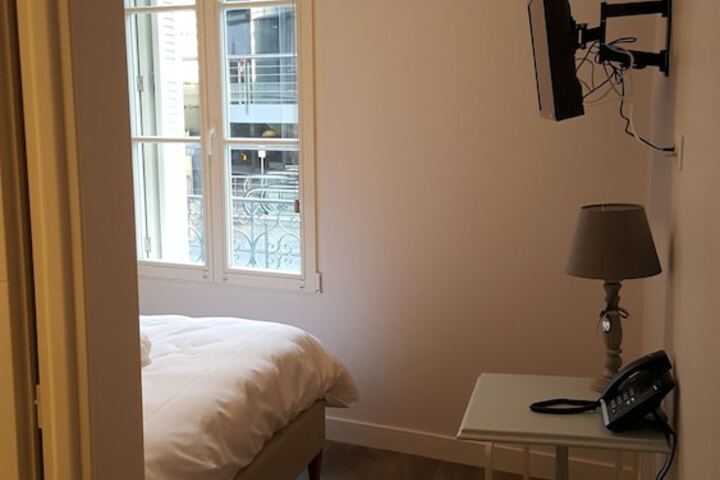 Room 15 of 62