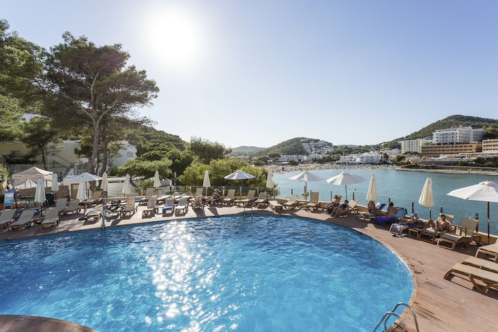 Hotel Pool