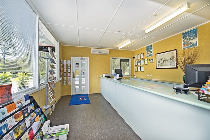 Check-in/check-out kiosk