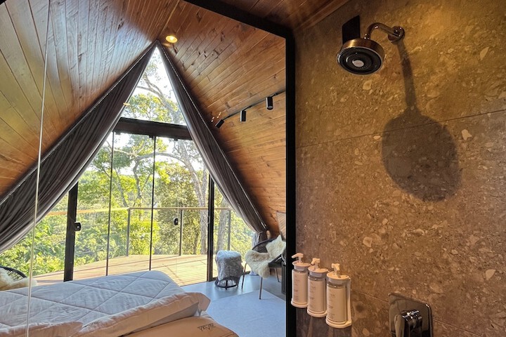 Room 15 of 26