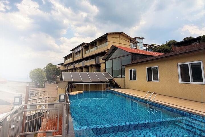 Pool 18 of 24