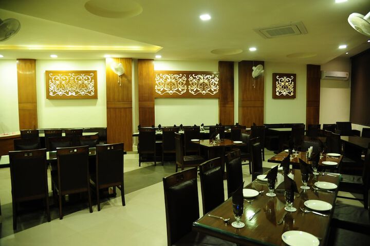 Dining 66 of 76