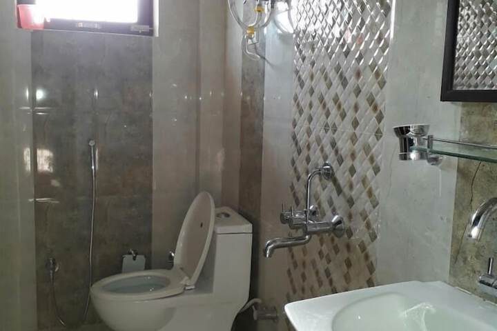 Room 9 of 20