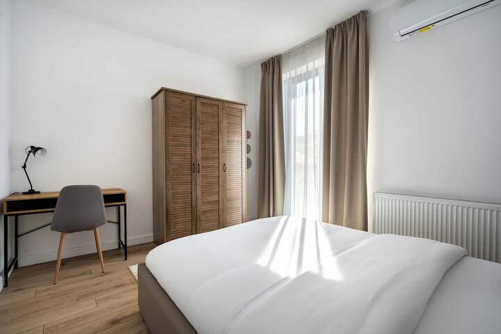 Room 15 of 355