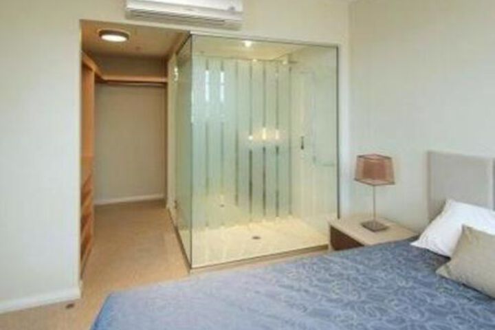 Room 27 of 90