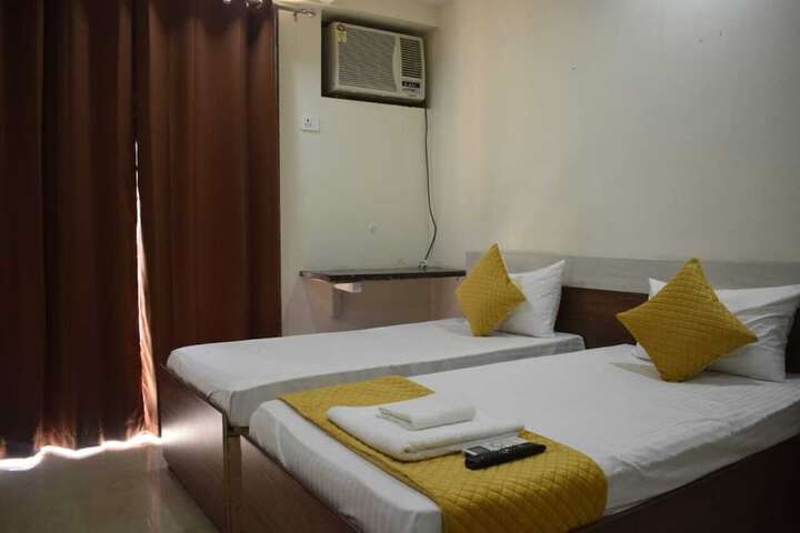 Room 9 of 21