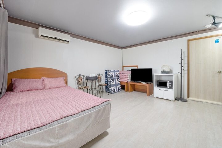 Room 41 of 100