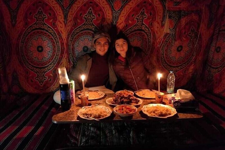 Dining 2 of 7