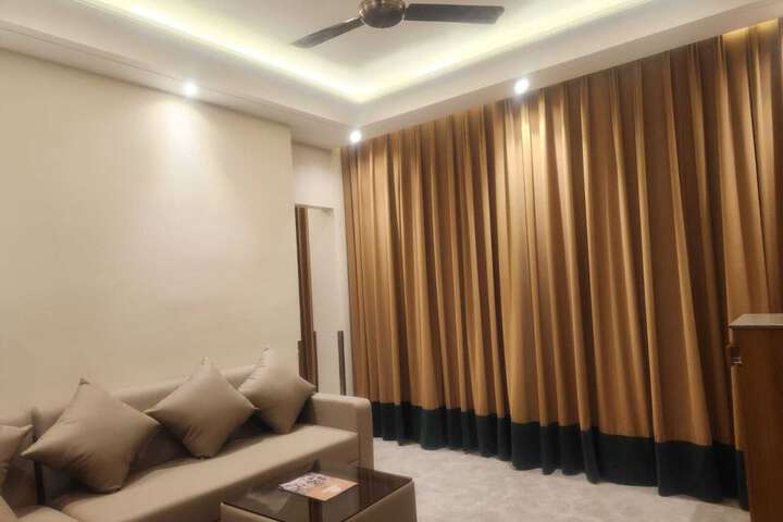 Room 28 of 68