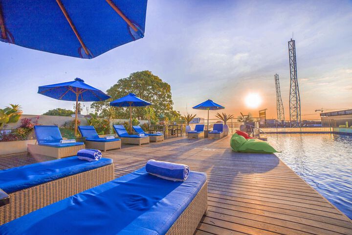 Pool Hotel
