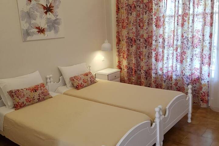 Room 13 of 65