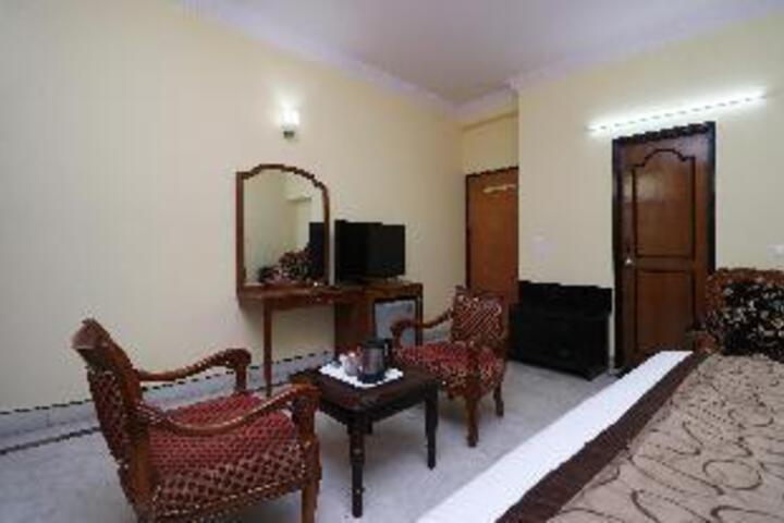 OYO 12311 Hotel Annus Holidays