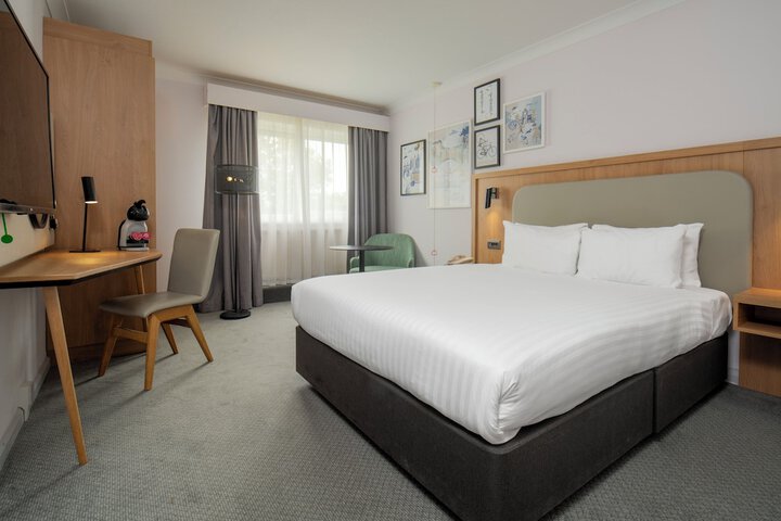 Room 34 of 100