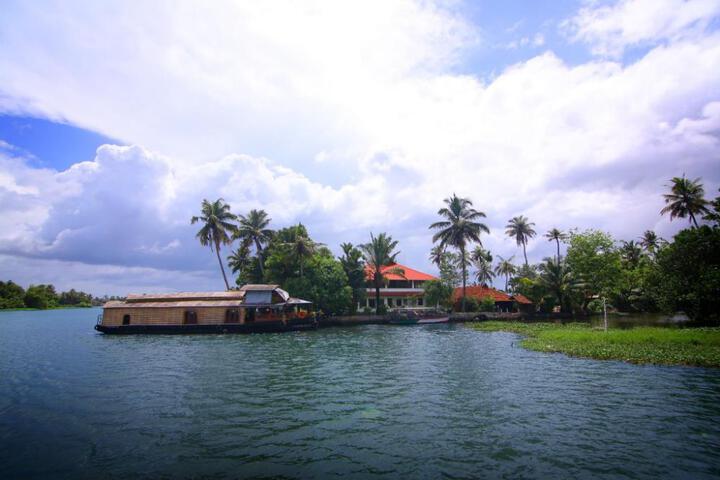 Green Palace Ayurveda Resort