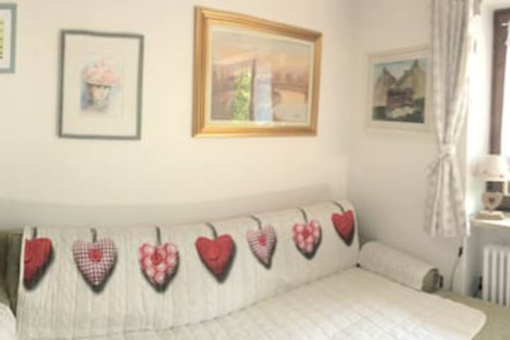 Room 8 of 12