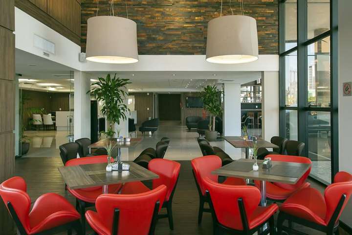 Entrance & Lobby