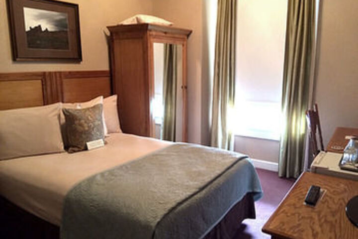 Room 9 of 41