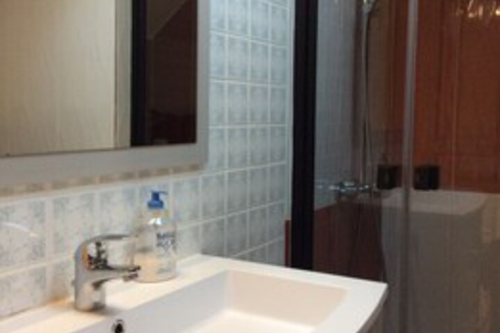 Room 2 of 22