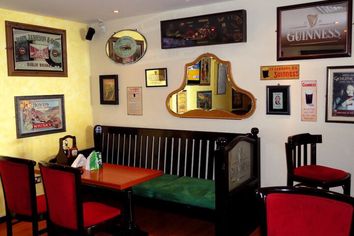 Lounge 66 of 71
