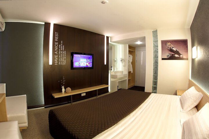 Room 5 of 60