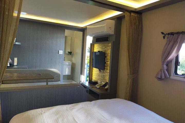 Room 20 of 44