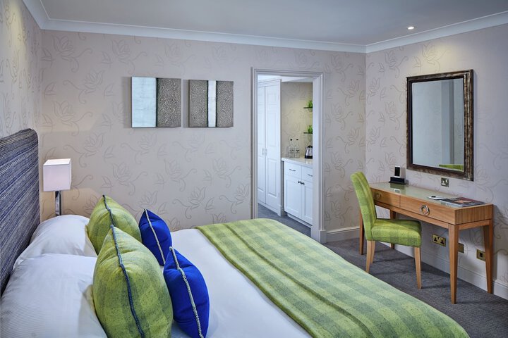 Room 9 of 136