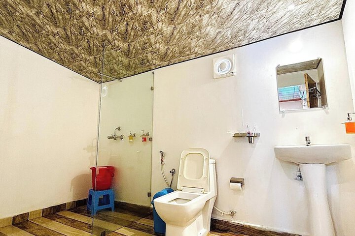 Room 99 of 132
