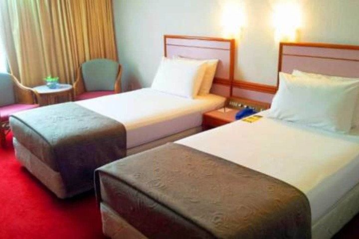 Room 10 of 47