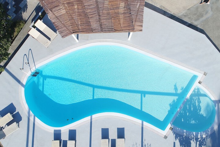 Pool 25 of 39