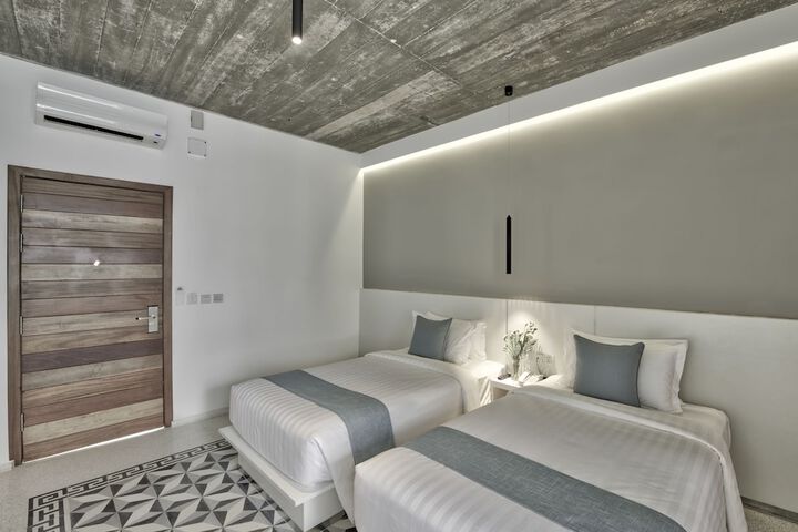 Room 5 of 44
