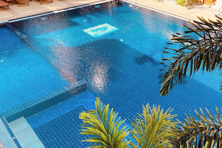 Pool 65 of 80