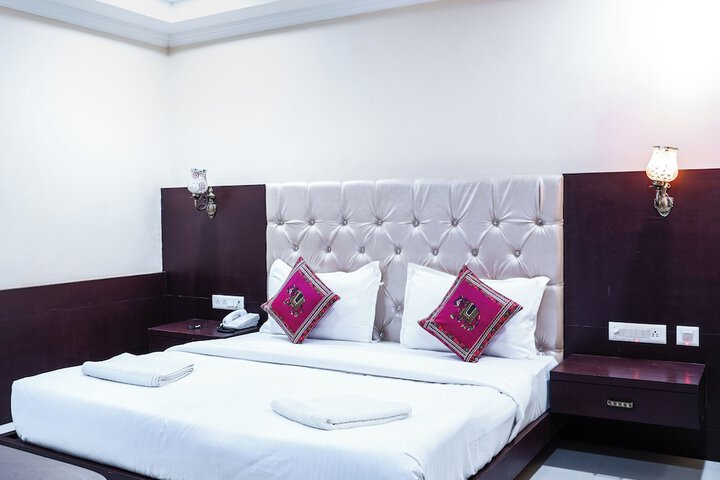 Room 10 of 29
