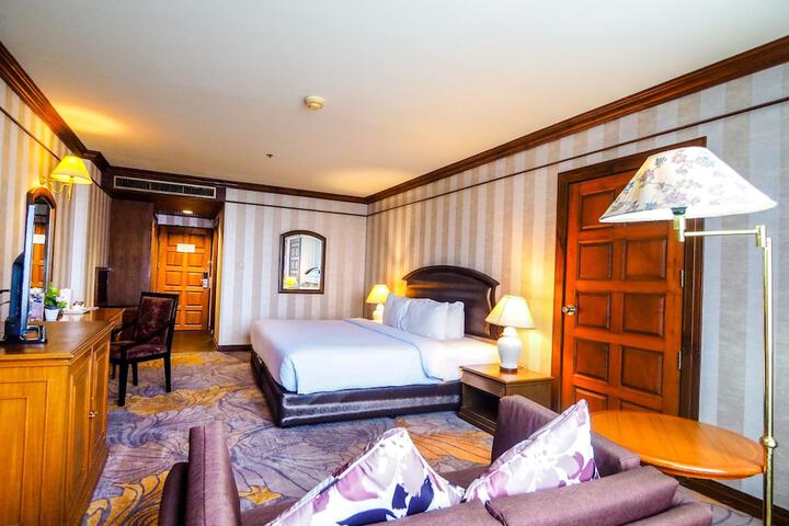 Room 4 of 58