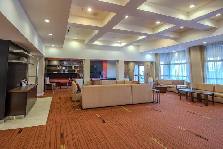 Entrance & Lobby