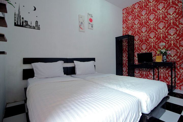 Room 14 of 22