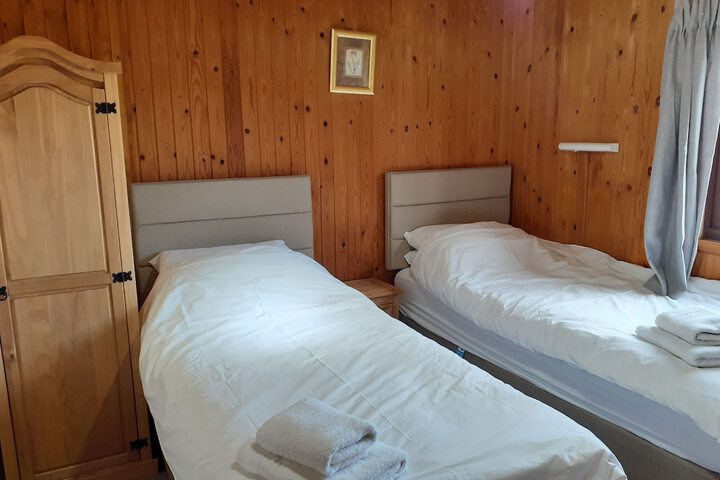 Room 7 of 105
