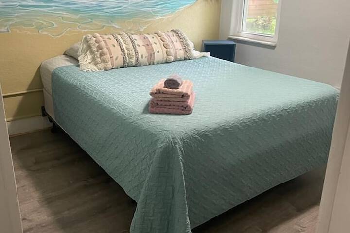 Room 45 of 172