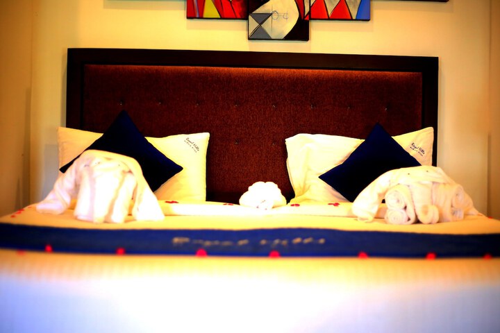 Room 15 of 53
