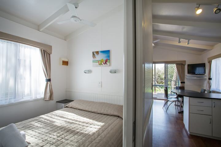 Room 4 of 90