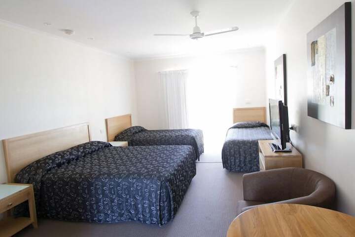 Room 6 of 43