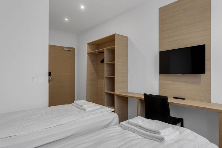 Room 15 of 96